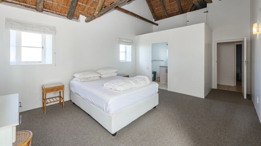 5 Bedroom Property for Sale in Struisbaai Western Cape